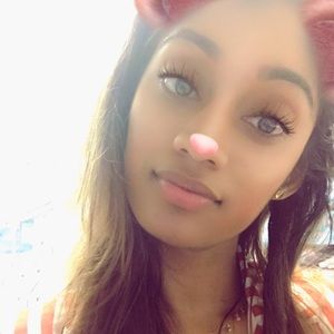 Meet your Posher, Menasha